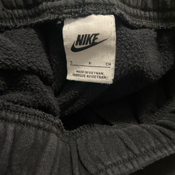 Nike Black Sweatpants - Picture 3 of 3